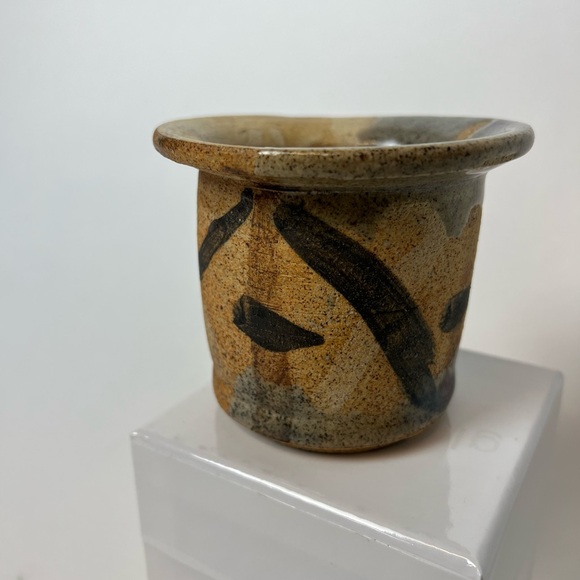 Earthy Vintage Handcrafted Pottery Planter/Pencil Holder/Toothbrush candle - Picture 4 of 8